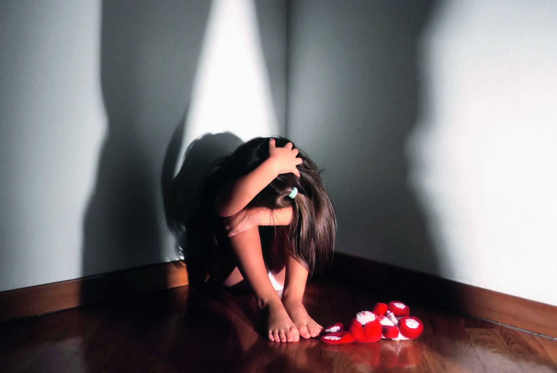 Violenza sessuale sulle figlie adottive: in manette orco a Santa Teresa di Riva