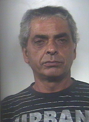 Giarre, sorpreso a rubare frutta  in un agrumeto di via Cutula: arrestato