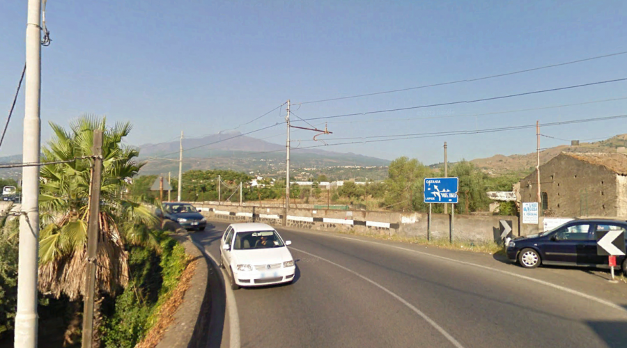 Pasteria, lunghe file sulla Statale 114 per un incidente autonomo: auto si è capotata