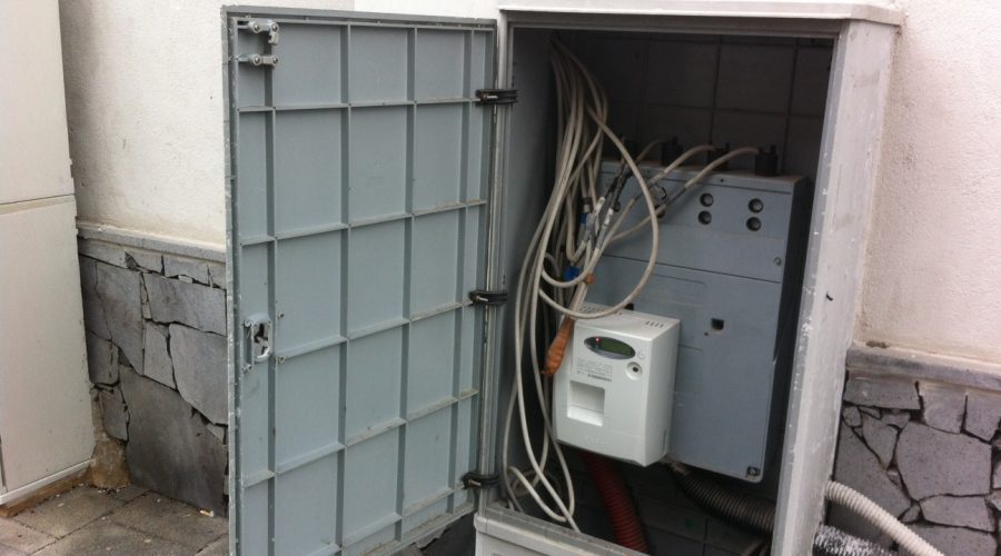 Giarre, quadri elettrici non protetti. Ci deve scappare il morto? VD