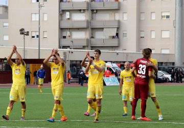 Trapani e Catania si dividono la posta in palio