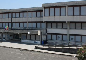 Ancora alunni positivi al Covid (altri due). E' il turno dello Scientifico di Giarre: due classi in quarantena VIDEO