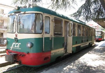 FCE a due velocità: a Catania i nuovi treni; tra Linguaglossa e Riposto treni fermi!