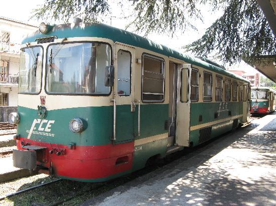 FCE a due velocità: a Catania i nuovi treni; tra Linguaglossa e Riposto treni fermi!