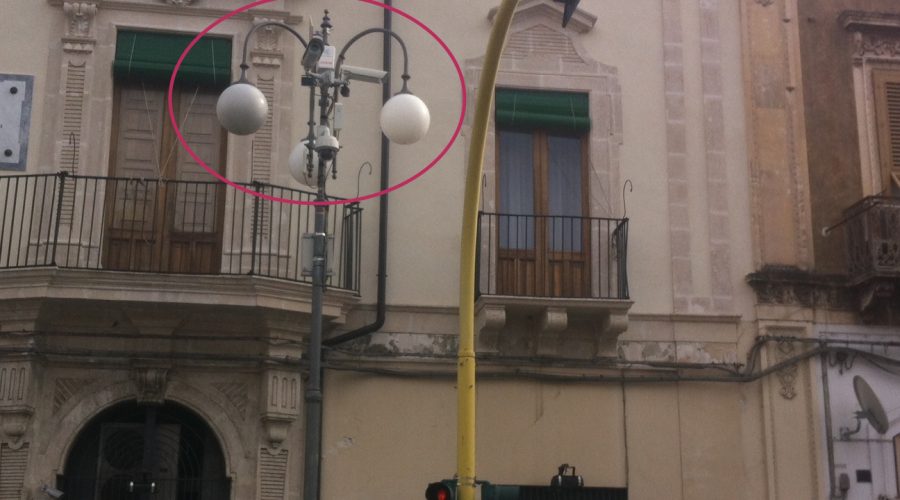 Giarre, telefoni muti al Comune, videosorveglianza inattiva e illuminazione intermittente