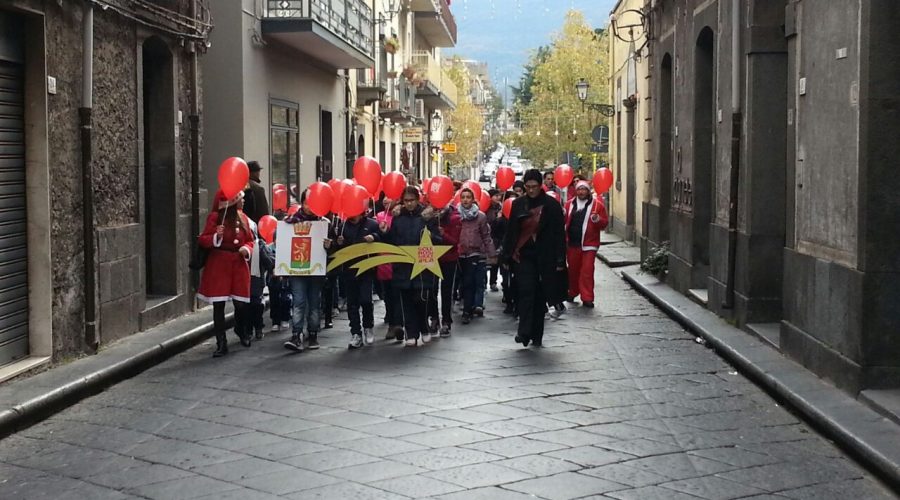 Natale di solidarietà a Randazzo con i bimbi delle scuole