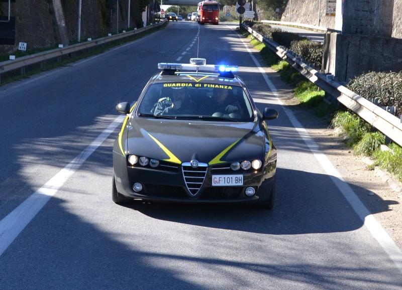 Catania, colpito il cuore finanziario del clan Mazzei: sequestrati beni per 44 mln di euro