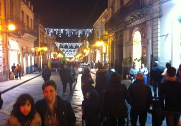 Giarre, un polveroso e desolante bianco Natale
