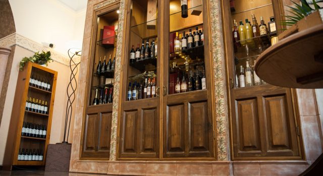 Stai già pensando ai tuoi regali di Natale? Scegli un regalo diVino! “Antichi Vinai 1877”, enoteca a Riposto