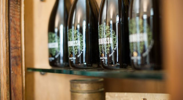 Stai già pensando ai tuoi regali di Natale? Scegli un regalo diVino! “Antichi Vinai 1877”, enoteca a Riposto