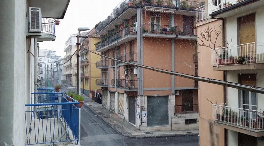 Sorpresa natalizia: nevica a Giarre