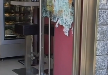 Aci Catena, furto con spaccata VIDEO