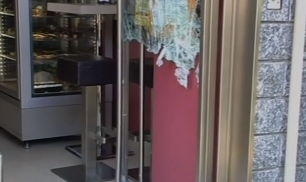 Aci Catena, furto con spaccata VIDEO