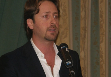 Catania, Consiglio comunale col botto