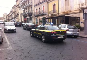 Giarre, appalto micro asilo di Macchia: visita delle Fiamme gialle all’Ufficio Tecnico Comunale