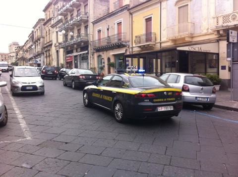 Giarre, colpo grosso della Guardia di finanza: sequestrata ingente quantità di droga. Due arresti