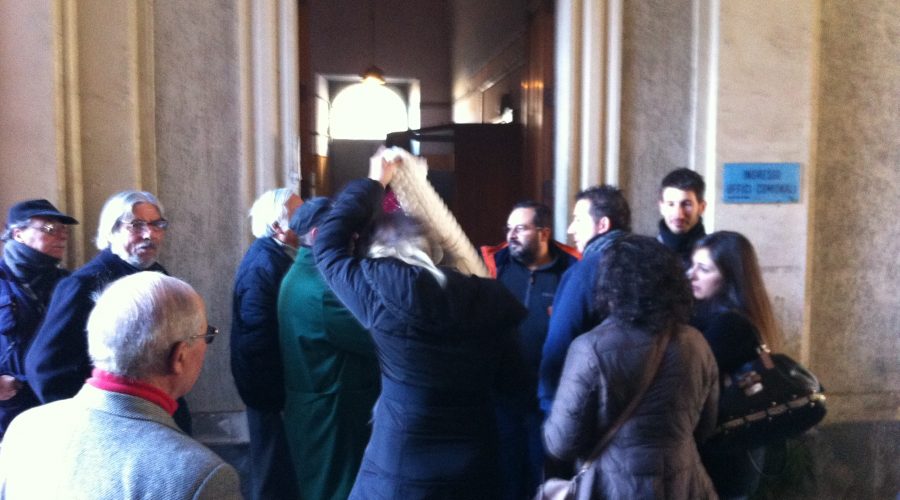 Giarre, commercianti “assaltano” Municipio