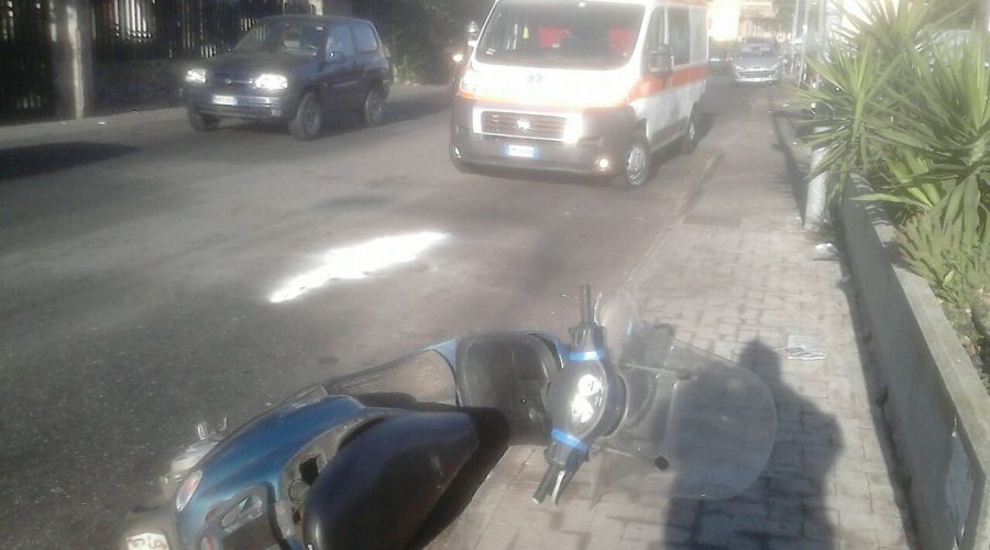 Giarre, anziano travolto da auto pirata
