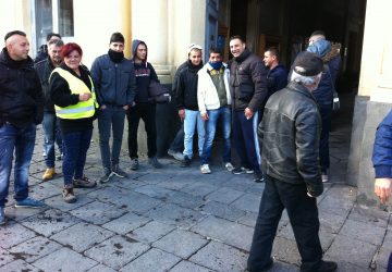 Giarre, lavoratori cantieri senza stipendio da due mesi: è protesta VIDEO