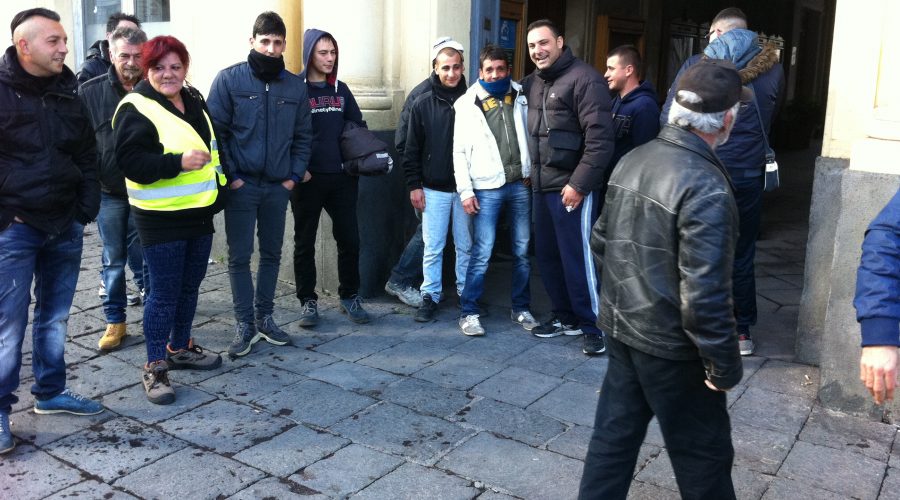 Giarre, lavoratori cantieri senza stipendio da due mesi: è protesta VIDEO