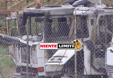 Attentato incendiario Nunziata: le foto esclusive della distruzione