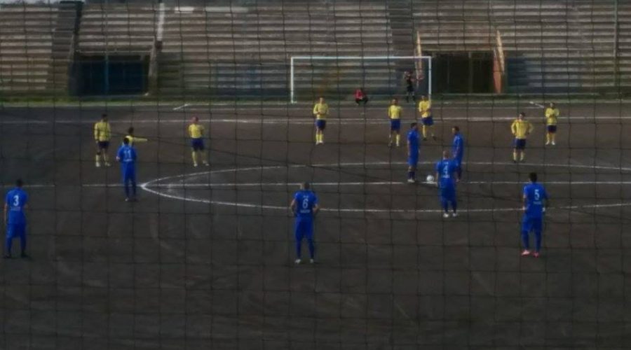 In uno stadio chiuso al pubblico il Giarre capitola con il Siracusa