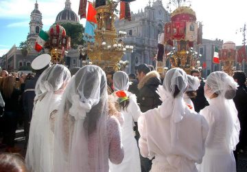 Festa di Sant&rsquo;Agata: le &lsquo;ntuppatedde, quando la tradizione &egrave; trasgressione