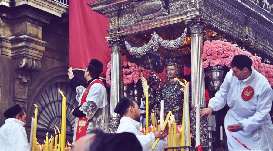 Catania, proteste per il ritardo del rientro di Sant’Agata in cattedrale