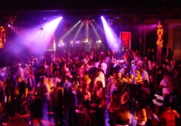 Catania, blitz della polizia nei locali. Pizzicati in 2