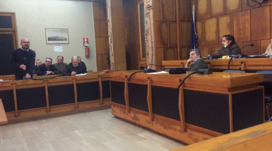 Giarre, accelerazione improvvisa in Consiglio comunale