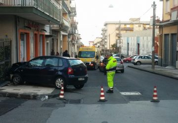 Giarre, incidente in via Luigi Orlando