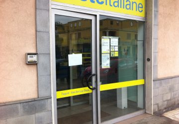 Rapina con sequestro di persona all'ufficio postale di Aci S. Antonio. Bottino 50.000 euro