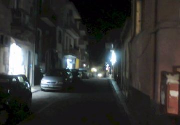 Aci Trezza, circa 3 mila euro per ripristino illuminazione pubblica in via Provinciale