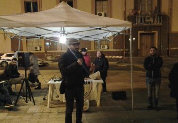 Mascali, il Movimento 5 Stelle in piazza con i cittadini