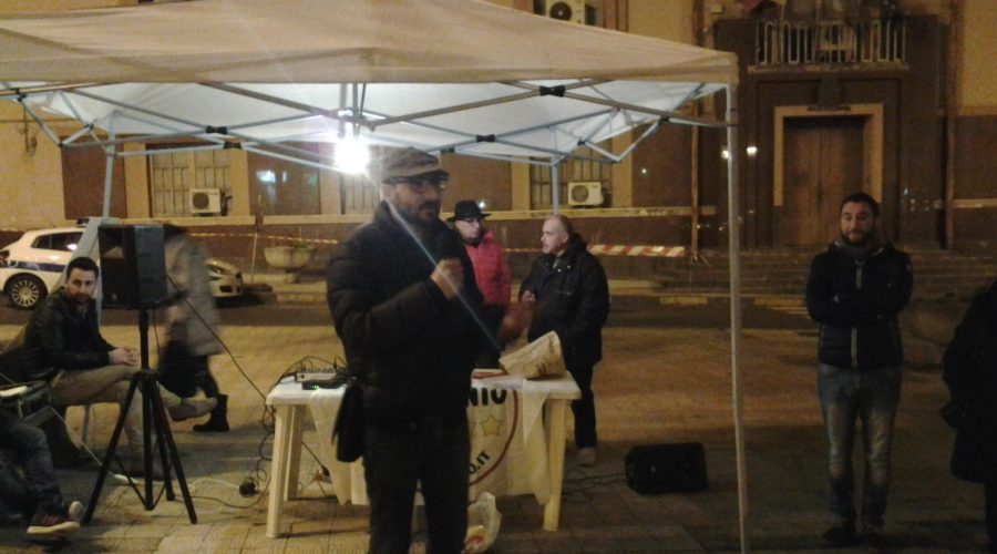Mascali, il Movimento 5 Stelle in piazza con i cittadini