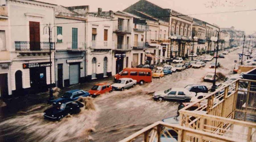 Giarre, alluvione del 13 marzo 1995 VIDEO