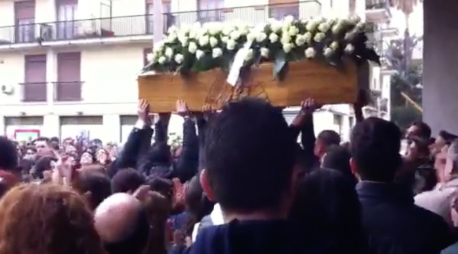 L’addio struggente a Flavia VIDEO