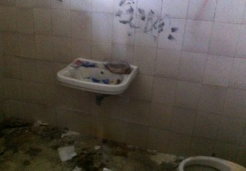 Giarre, si celebra il Bicentenario in strutture prive di servizi igienici