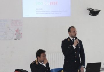 Riposto, incontri a scuola progetto Poliziotto Amico in più