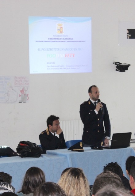 Riposto, incontri a scuola progetto Poliziotto Amico in più