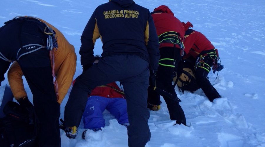 Etna, sciatrice cade. Interviene il Soccorso Alpino. Buone le sue condizioni