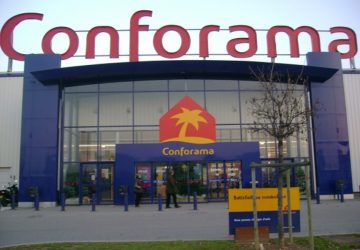 Riposto, corriere infedele ruba telefoni al Conforama: denunciato insieme agli acquirenti