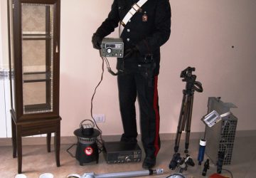 Santa Venerina, 29enne denunciata per ricettazione