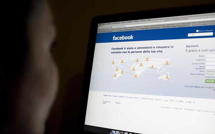 Tenta di adescare minore su Facebook: beccato e denunciato
