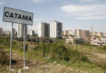 Catania, controlli a tappeto a Librino: reati ambientali e occupazione illegale di edifici