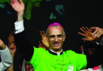 Gli studenti di Sant&rsquo;Alfio incontrano il vescovo ad Acireale