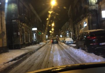 Linguaglossa, strade innevate e impercorribili