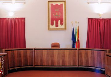 Randazzo: l’opposizione insorge e archivia Grillo come ex presidente