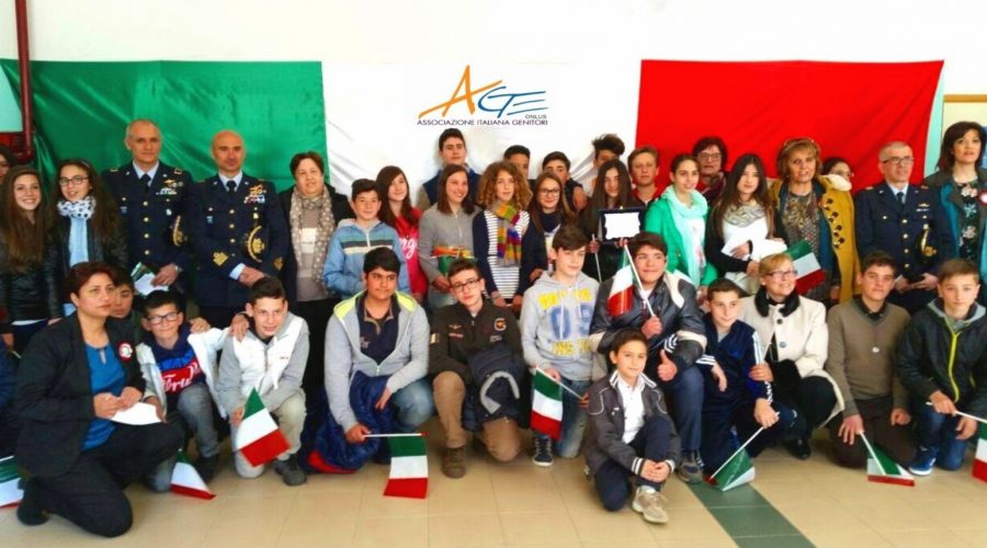 Giardini Naxos: “Tricolore Vivo” sui banchi di scuola