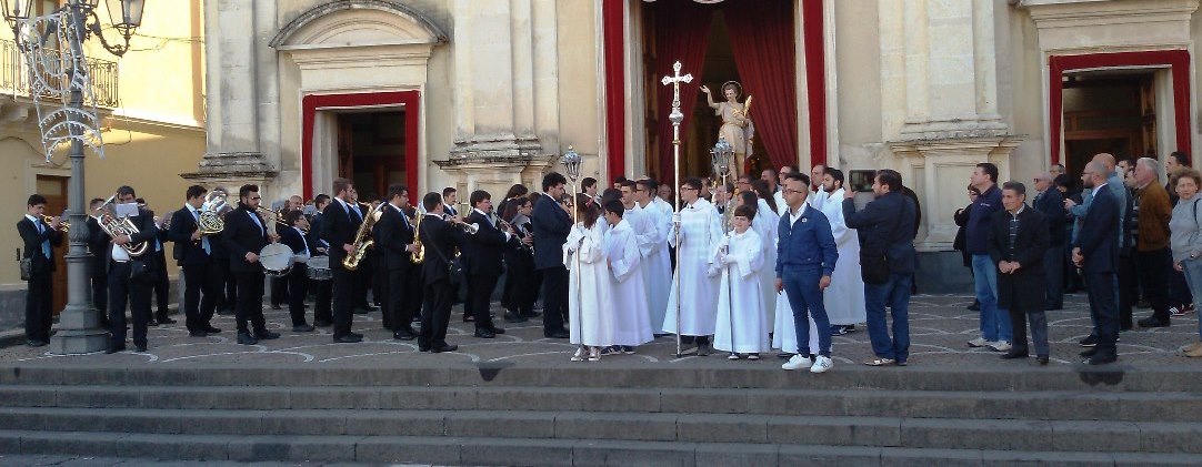 Giarre, festa di fedeli a Macchia in onore di San Vito